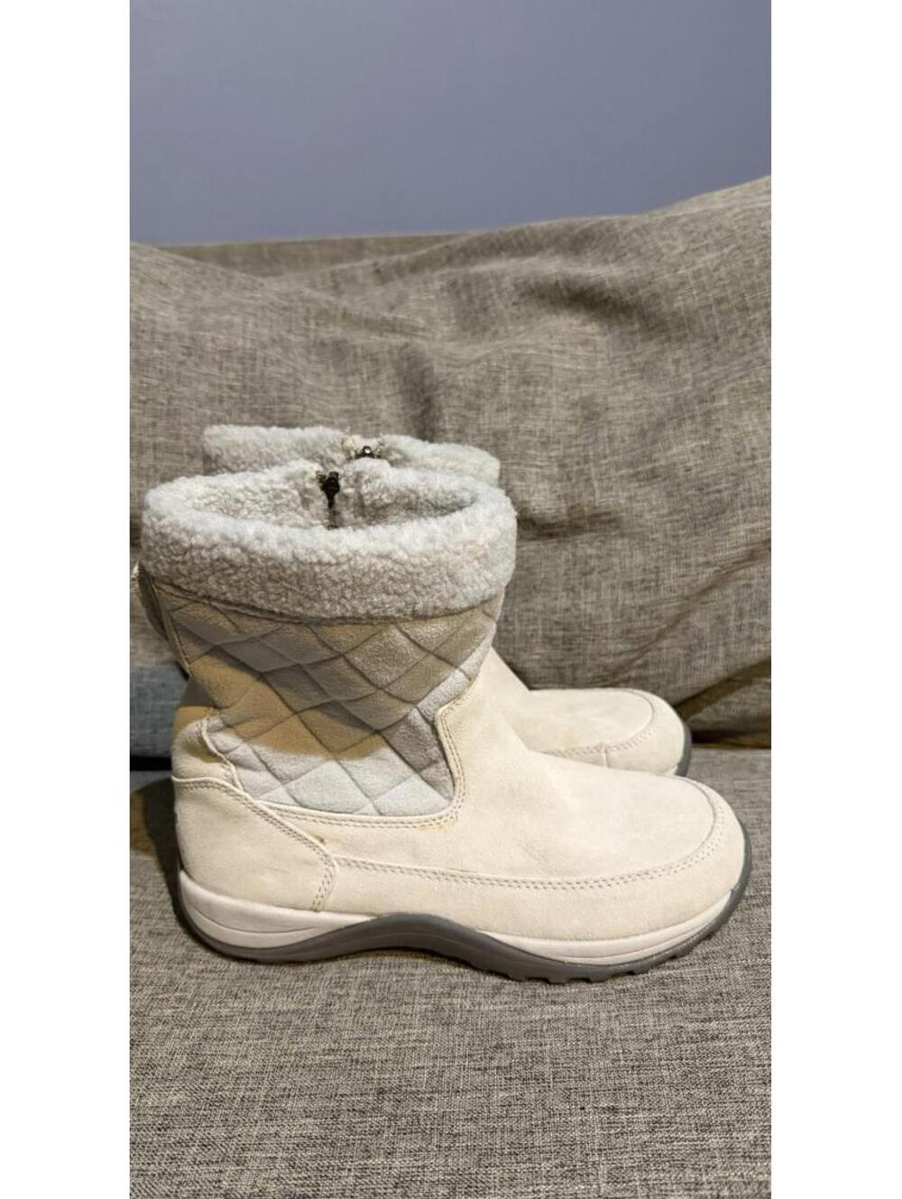 LL Bean Suede Primaloft Insulated Winter Boots Womens 7 Quilted Sherpa Cream